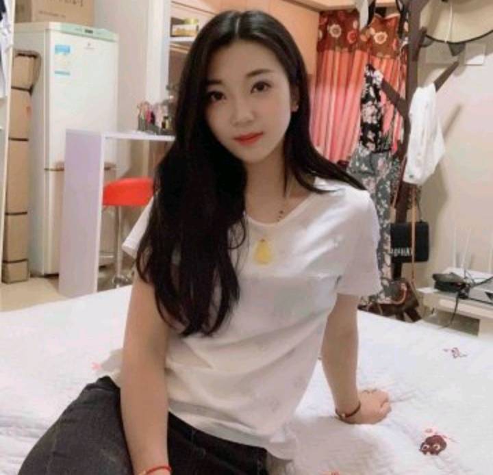 爆乳美女做兼职